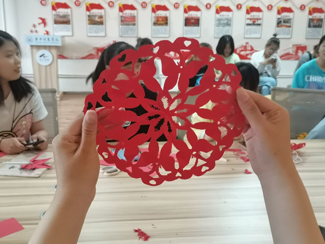 【完满班级】展现风采 舞动青春——商务英语学院英语2003班、2006班完满班级活动