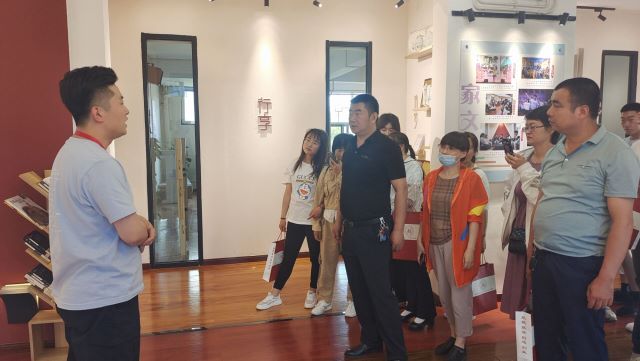 家校共建 携手共行——智能工程学院“家长开放日”活动搭建家长与孩子之间的桥梁