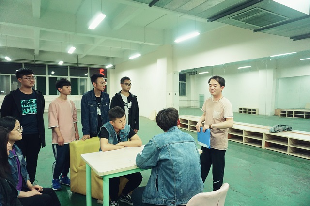 【辅导员说完满】阳春白雪衣冠整 悲欢离合是路人——食环院开展“戏剧节动员大会”辅导员说完满活动