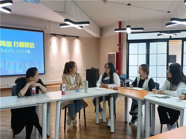 【1+1>2】碰撞思维 聚焦校媒融合创新