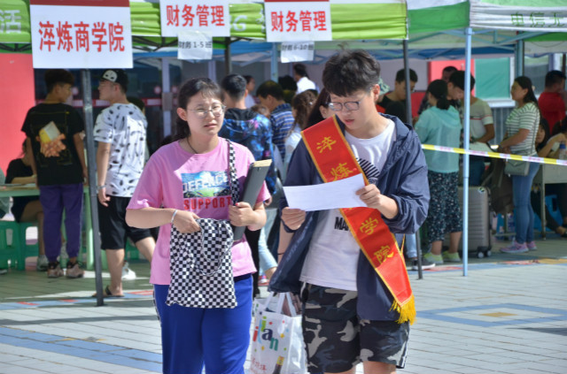 【迎新纪实】我校校学生会、各院系圆满完成2018年迎新工作
