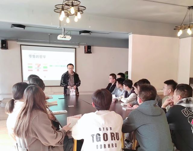 学长计划第1014期:大咖启迪人生 书香润泽生活——智能工程学院第140期学长计划之“品读大咖人生 智慧助力成长”