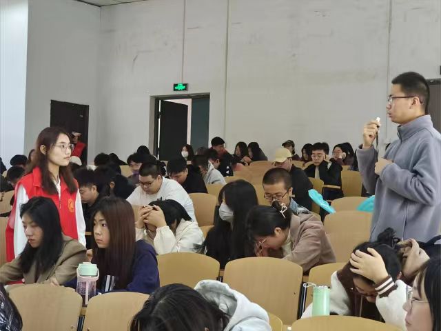 拒绝暴力青春主题宣讲会——大数据学院、信息工程学院“玫瑰少年”反校园霸凌专项志愿服务队活动