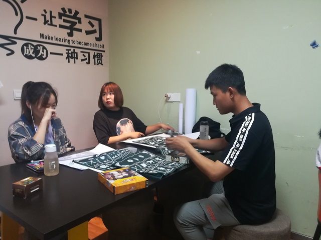 【完满班级】棋牌锋芒 趣味无穷——食品与环境学院食安1702班完满班级活动