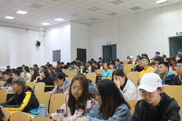 【辅导员说完满】谱写生命华章 奏响完满之声——食品与环境学院2017级年级会