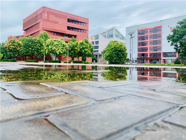 专访舞者张鑫磊 郭华 王浩志:“我们代表信院街舞出战!”