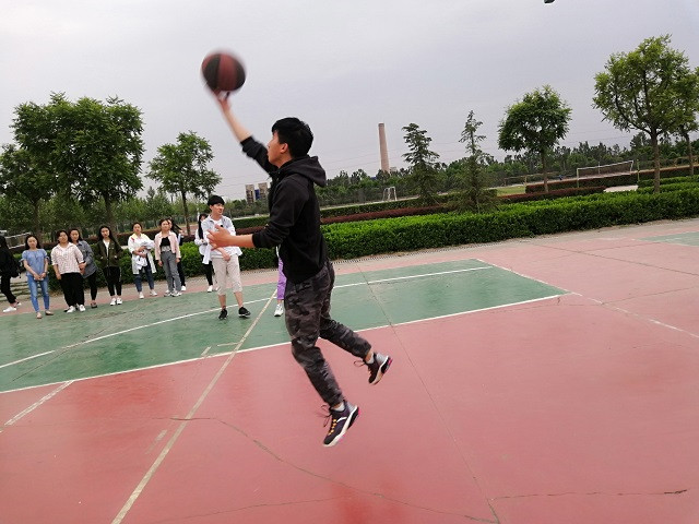 【完满班级】感恩长存心 孝感父母情——淬炼商学院五月完满班级主题活动（二十三）