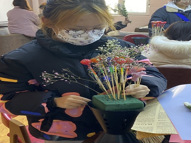 【完满班级】世间花卉皆美 手工花束与仪式感的碰撞——艺术传媒学院视觉传达设计2104班完满班级活动