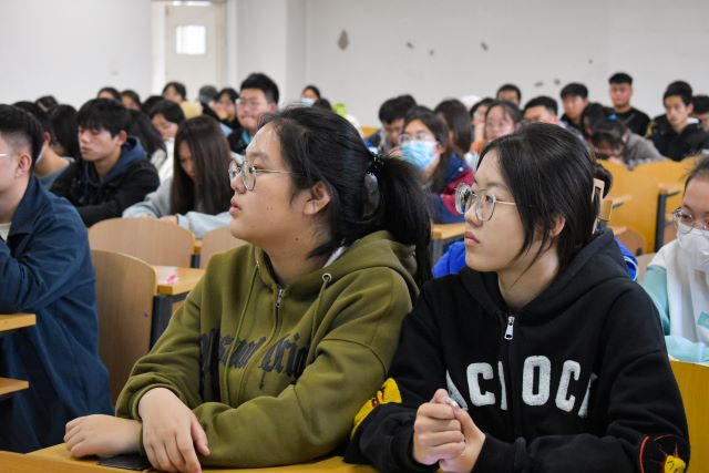 了解权益 维护正义——大数据学院、信息工程学院暖心权益宣传讲座