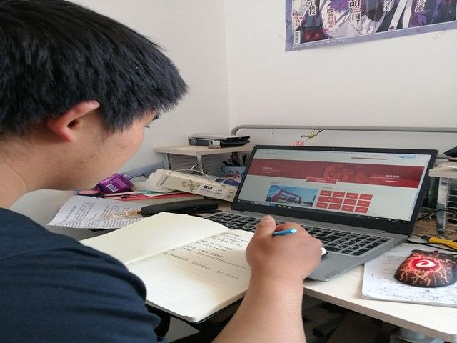 食环学子精巧设计招生简章凸显十足创意