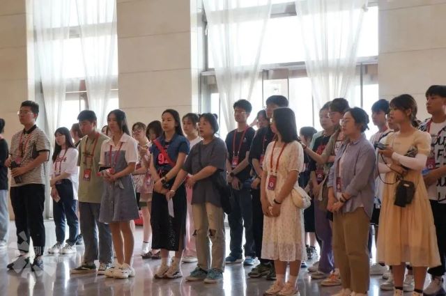 青春闪耀 这场结业酒会仪式感满满!