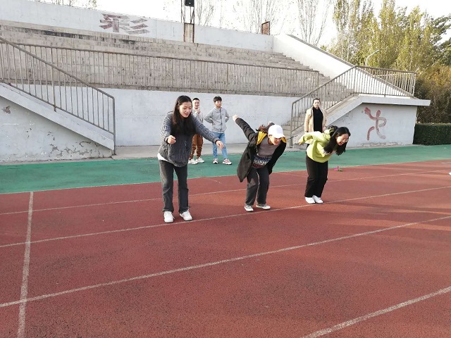 【完满班级】体测结束 消除疲劳——远景1904班11月完满班级活动
