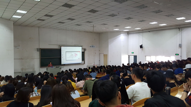 【辅导员说完满】完满精神在职业发展中的实践——淬炼商学院举办“辅导员说完满”专题活动（十一）