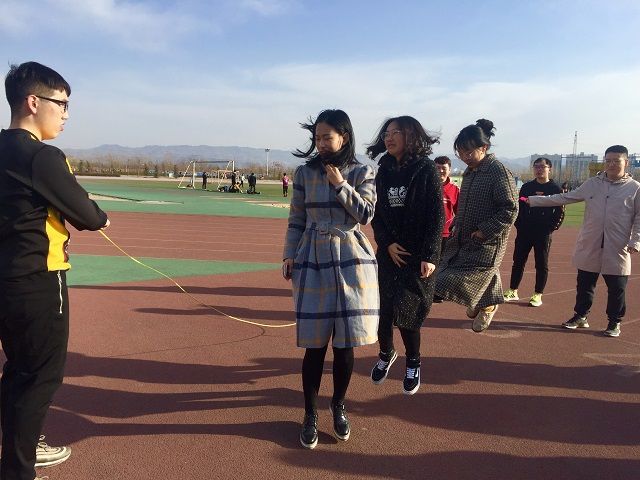 【完满班级】绳索飞扬 舞动青春——食品与环境学院食品1802班完满班级活动