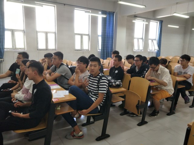 奏鸣青春旋律 共拥艺术之梦——信息工程系完满班级活动