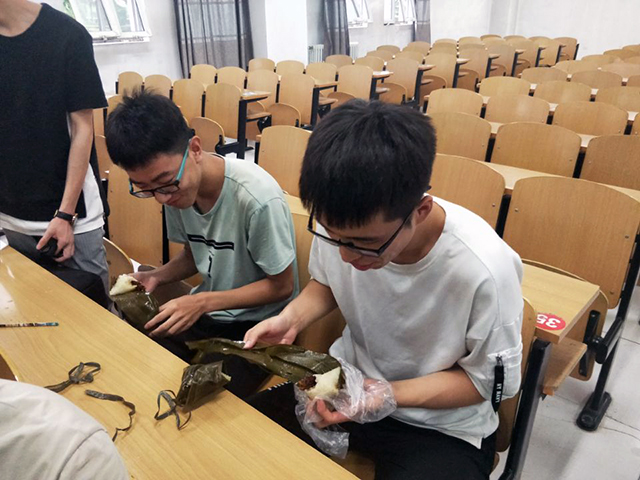 【完满班级】浓情粽意 粽情真传——大数据学院、信息工程学院软件1703班完满班级活动