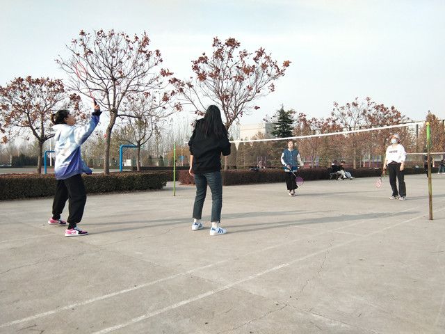 【完满班级】健学子之身 铸中华之魂——艺术传媒学院环设1802班举办“球球大作战”完满班级活动