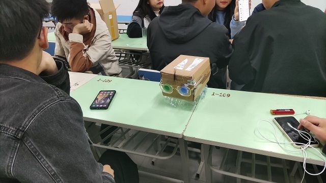 【完满班级】巧手新裁 废物利用——艺术传媒学院动画2001班主题公益活动