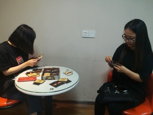 【完满班级】棋牌锋芒 趣味无穷——食品与环境学院食安1702班完满班级活动