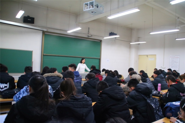 总结过往 期望未来——智能工程学院燕晶老师举行18级班委总结会议