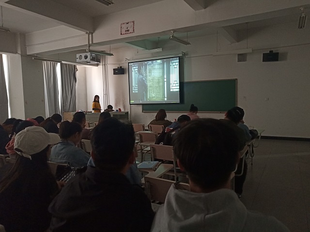 【完满班级】开天辟地史无前 志士神州竞争先——艺术传媒学院环设1805班举办“意气风发 朝气蓬勃”纪念五四青年节100周年观影活动