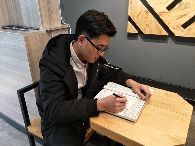 【辅导员说完满】远景2015级开展“前进的路上也需要释压”主题年级会