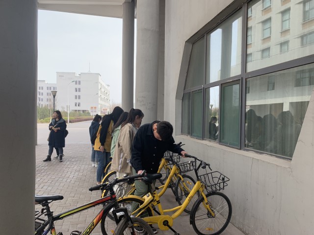 【完满班级】齐心协力 共创美好校园——外国语言文学系经贸1801班、涉外1801班、英语1807班4月完满班级活动