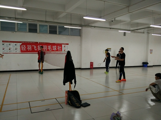 【缤纷百团】激情热夏 “羽”动你我——“携手杯”羽毛球赛闭幕