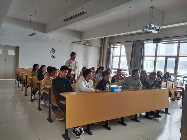 【完满班级】公益有起点 爱心无终点——淬炼商学院行管2001班完满班级活动