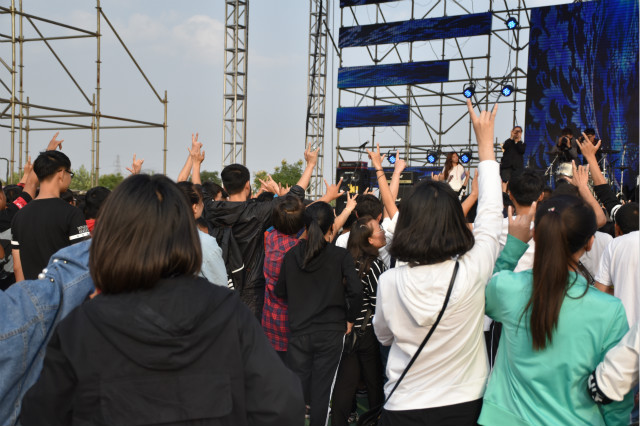 【音乐节】火一般的青春 与摇滚灵魂共震——“2017 无边”第五届校园摇滚音乐节无边舞台专场感想