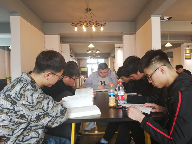 【完满班级】分享书籍 知识传递——物联1801完满班级活动