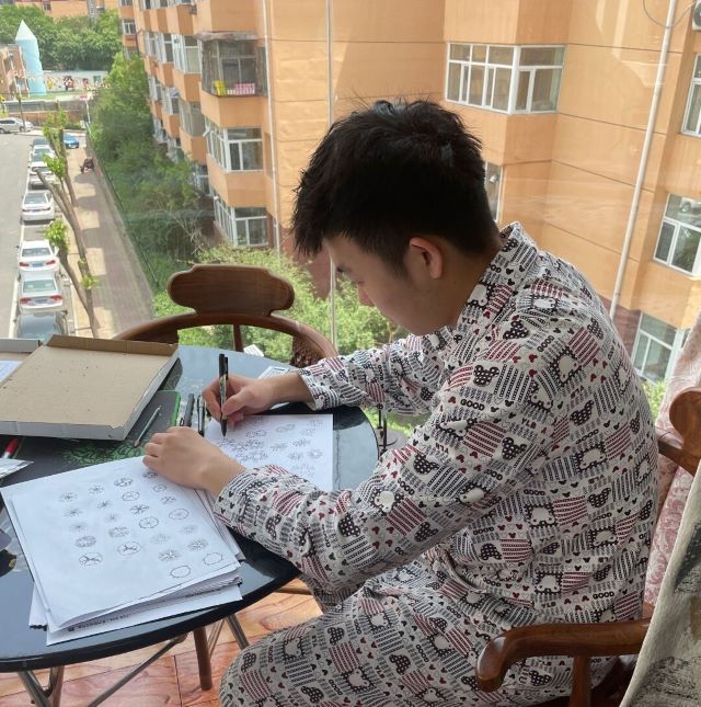 【完满班级】笔一笔 最美逆袭者——艺术传媒学院环设1901班手绘活动