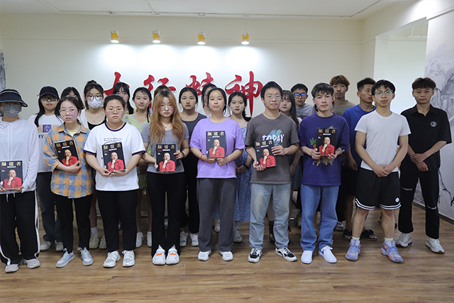 书香伴远航 旋律展青春——经济与管理学院五月完满纪实(七)