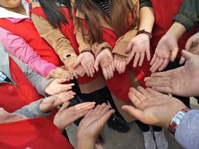 【完满班级】迎着冬日暖阳 为爱而行——淬炼商学院举办“善行青春”主题活动（三十一）