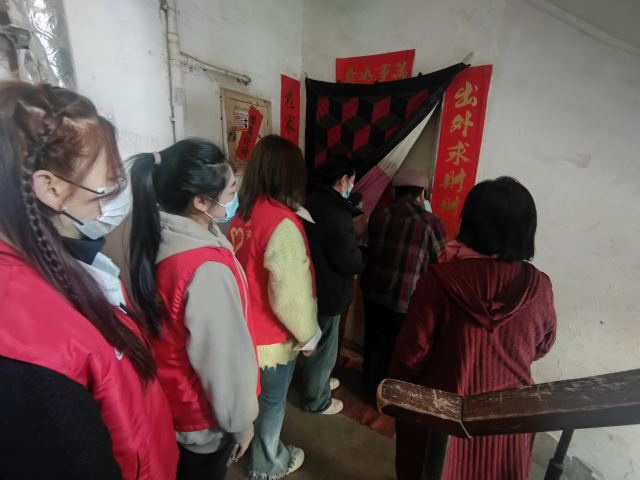 【青春雷锋月】听党课 讲奉献——经济与管理学院赴白塔社区学雷锋