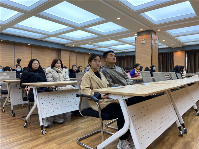 第三十六期“创客视界”传媒沙龙：百名学子领略剪辑技巧