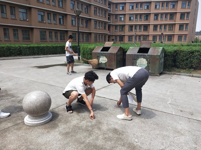 【完满班级】慈善行动 广施善行——环设1804垃圾分类知识普及完满班级活动