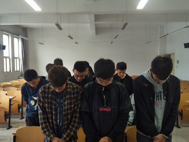 【完满班级】盛世休将前事忘 以史为鉴照未来——机电1701班举行“铭记历史 勿忘国耻”完满班级活动