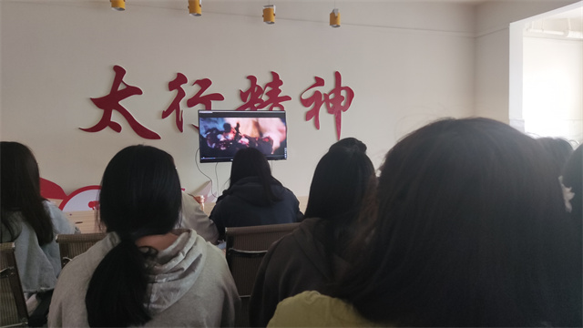 【完满团支部】“五四青春 强国有我”读书观影分享会——淬炼·国际商学院会计2004完满团支部活动