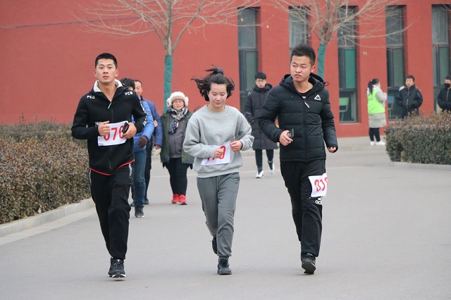 我欲乘风追寒流 挥汗吐息争魁首——第四届“阳光杯”冬季长跑大赛