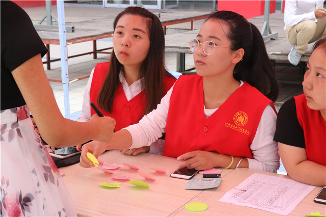 【爱师乐学月】就在今天 信院学子深情祝福送恩师——“我心目中的好老师”主题征集活动