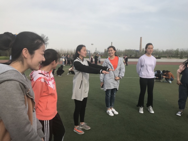 【完满班级】谱写生命之歌 弘扬运动精神——外国语言文学系举办4月完满班级活动