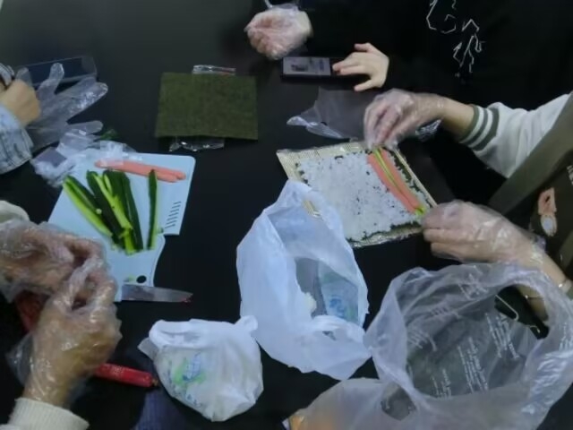 【完满团支部】寿司DIY 快乐ing——淬炼·国际商学院财务2204班完满团支部活动