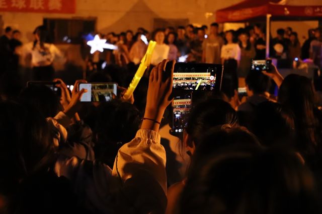 莘莘学子展‘经’彩 灼灼其华亮‘英’姿——经济与管理学院、商务英语学院联谊活动