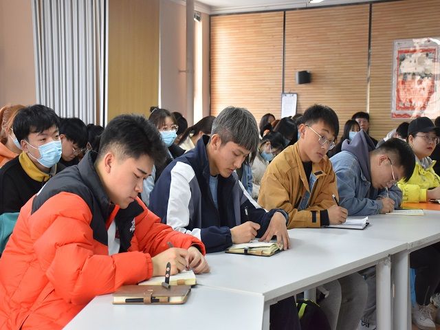 不忘完满初心 砥砺奋进前行——食品与环境学院本学期完满教育动员部署大会