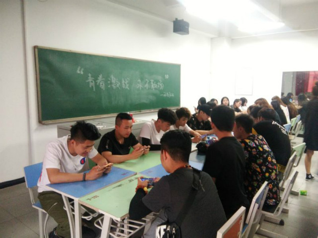 【完满班级】青春激战 永不散场——艺术传媒学院环境设计1702班举办完满班级活动