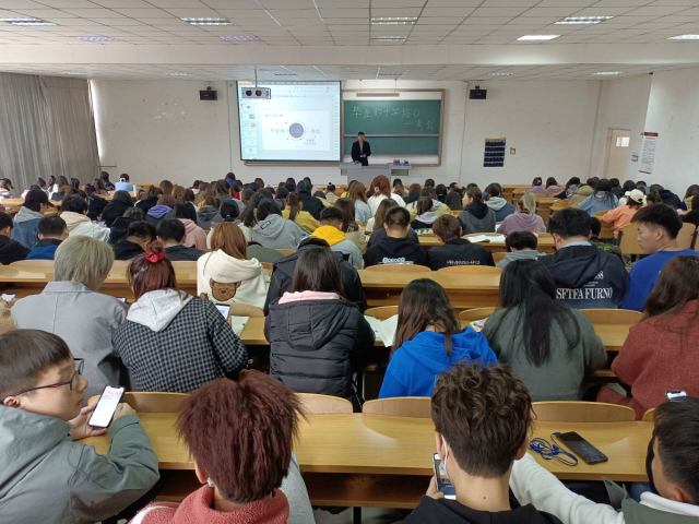 【辅导员说完满】毕业的十字路口—考公——淬炼商学院2018级“辅导员说完满”专题活动