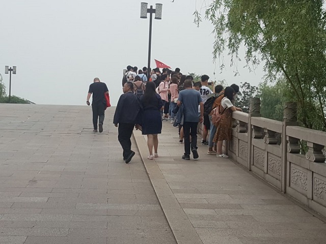 【完满班级】千里之行始于足下艺术传媒学院环设1602、1604班举办“足尖上的杭州”——班级徒步旅行活动