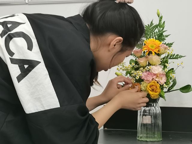 【完满团支部】漫生活花坊 悦未来时尚——食品与环境学院园林2001班完满团支部活动