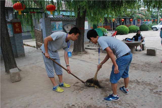 【三下乡】关注环境  建设最美乡村